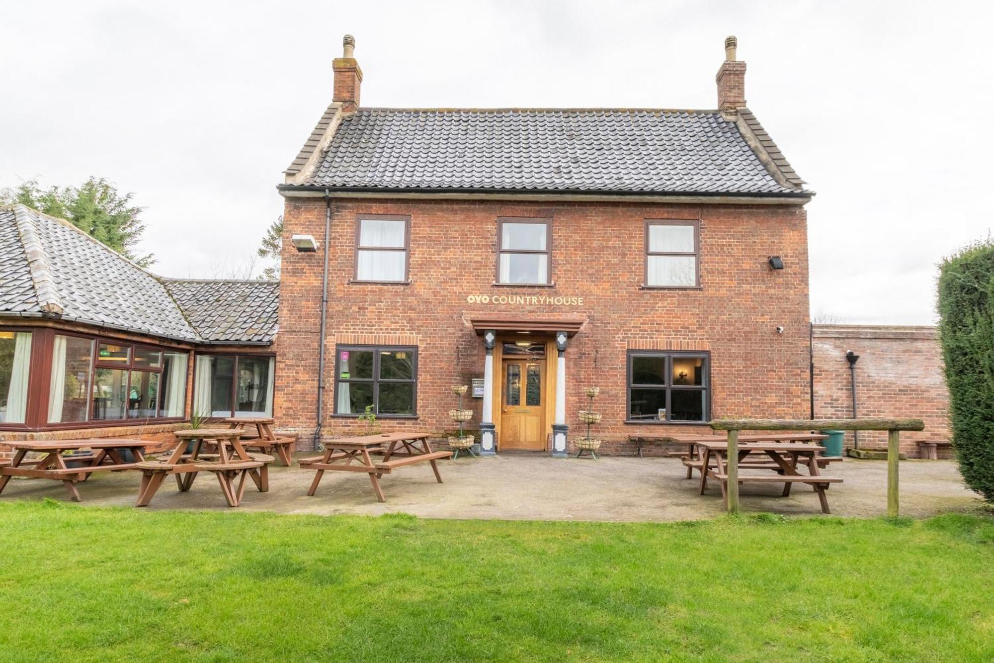 Oyo Elm Farm Country House, Norwich Airport Horsham St Faith Bagian luar foto